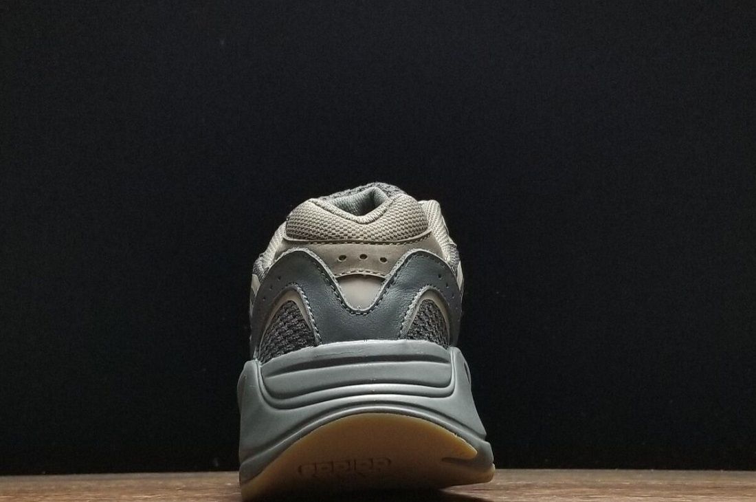 Super Fake Yeezy 700 V2 'Geode' for Sale Cheap (4)